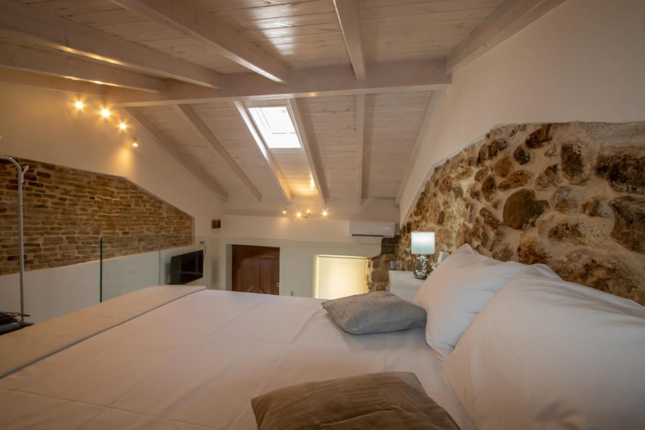 Appartement Stone House à Mantouki Extérieur photo