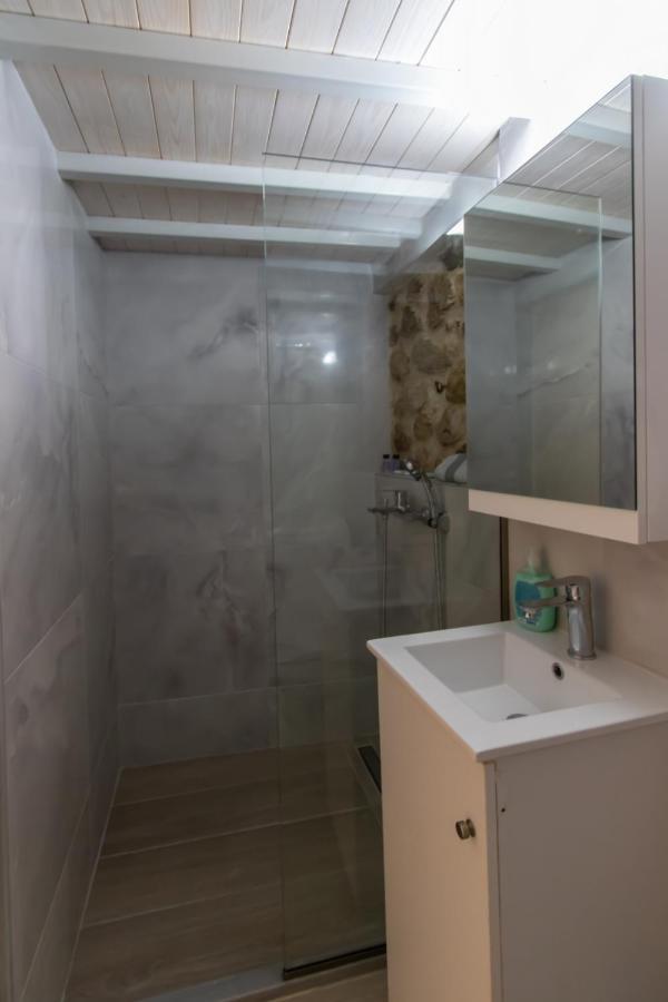 Appartement Stone House à Mantouki Extérieur photo